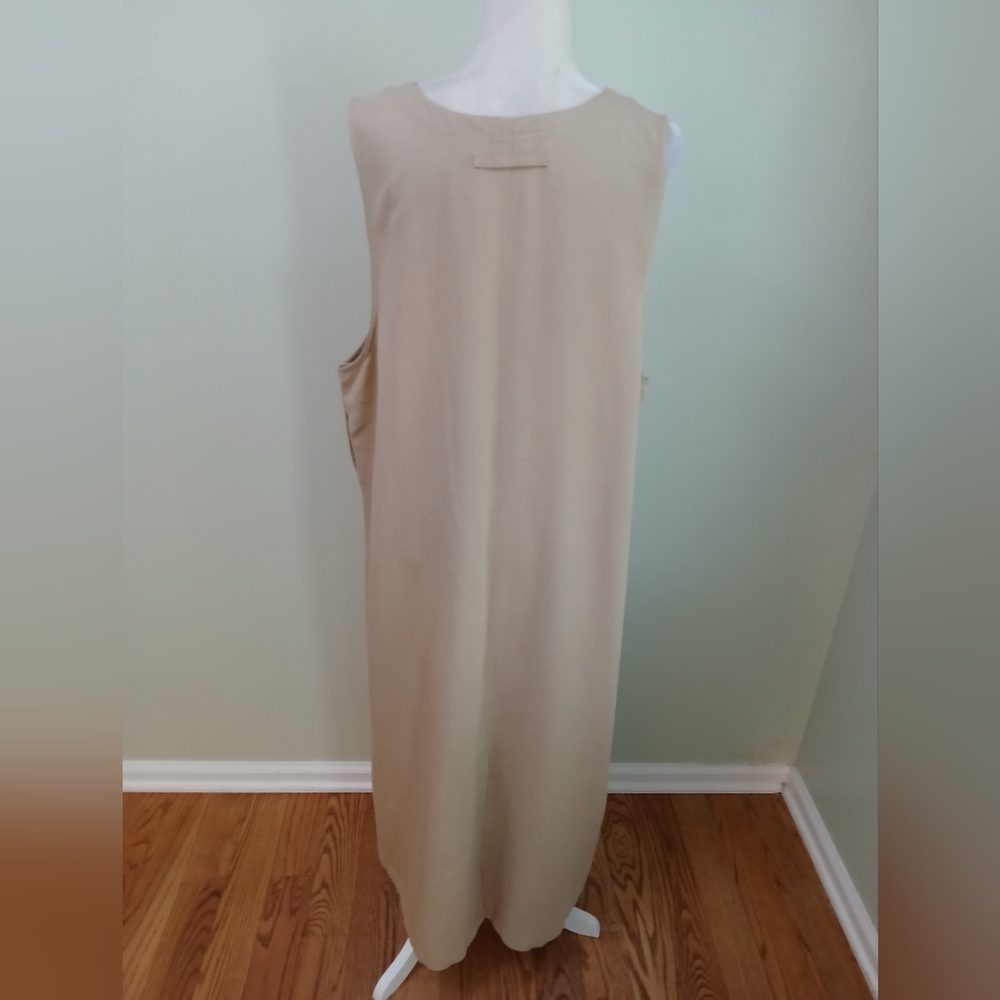 Beige Sleeveless Shift Dress with Pocket Detail - Picture 4 of 7